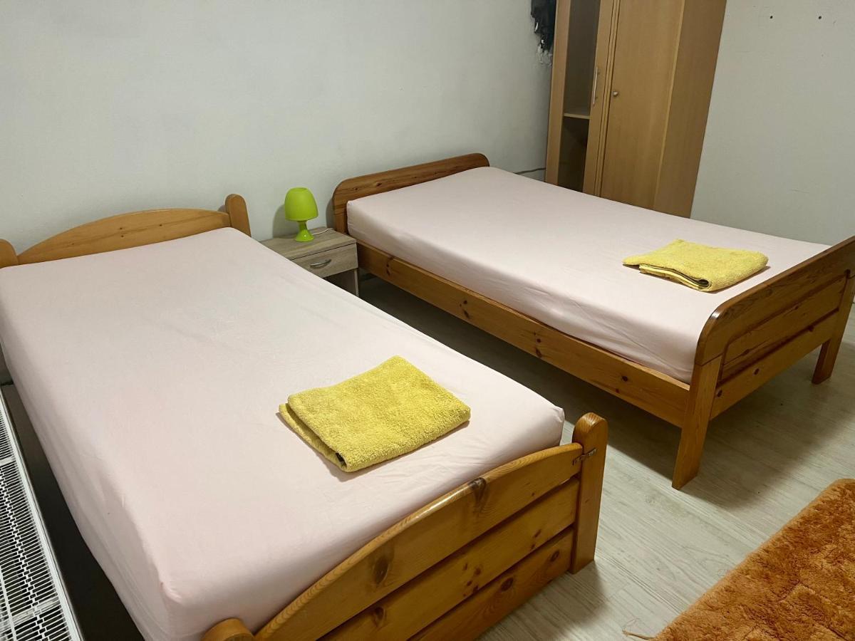 Doppelbett Zimmer Mit Gemeinschaftbad Borgholzhausen Exterior foto